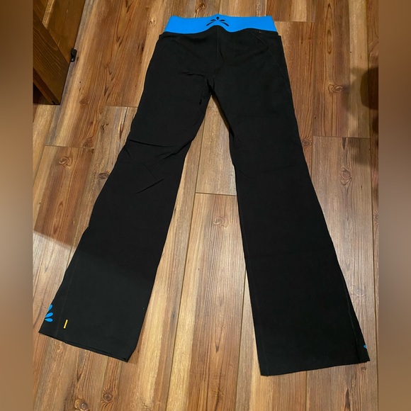 Lucy Bootcut Leggings - Picture 2 of 5